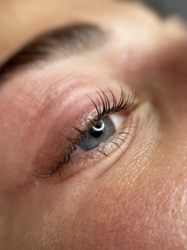 Laminace obočí a lash lifting — SkinArth Studio Praha