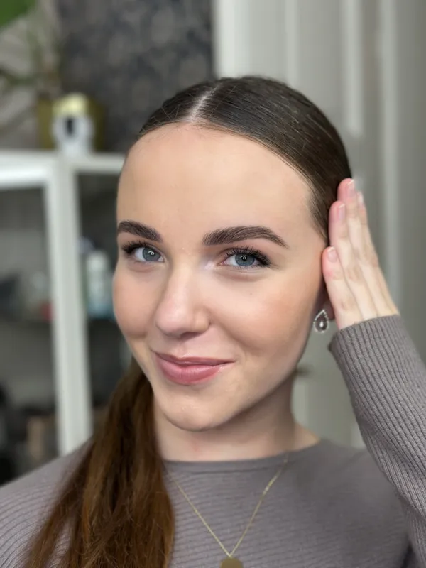 Laminace obočí — před a po, SkinArth Studio Praha